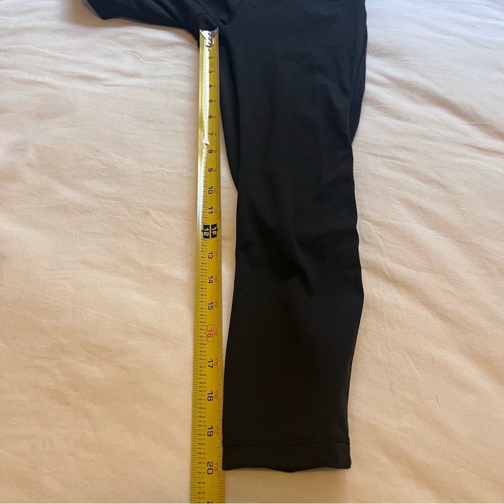 Lululemon Athletica Black High Rise Tights Leggings Cropped Hidden Pocket Size 4 - Picture 10 of 10